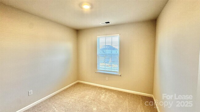 Building Photo - 1612 Swallow Tail Dr