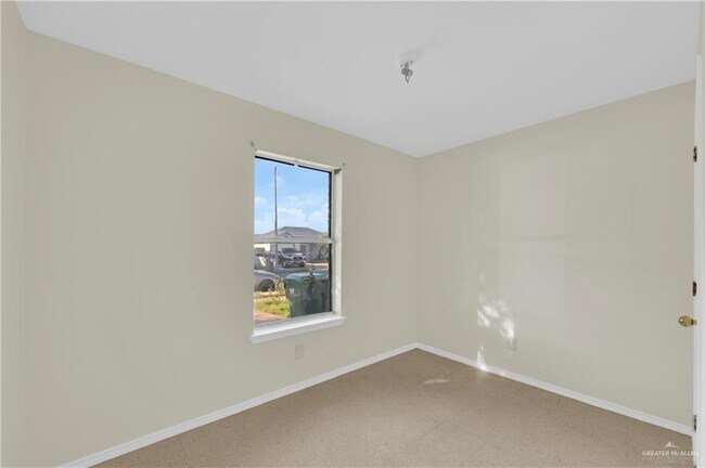 Building Photo - 17 Linda Vista St