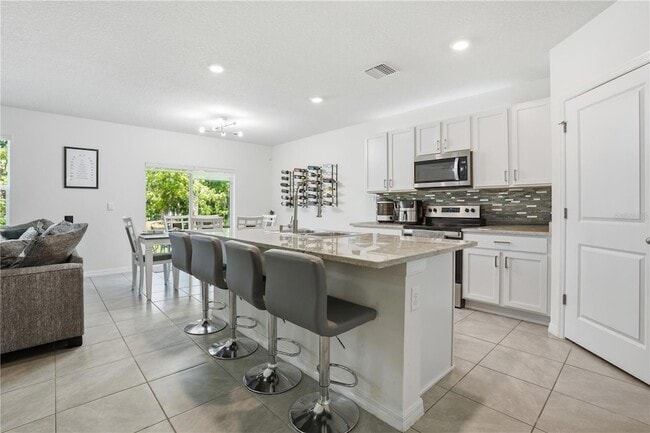 Building Photo - 37 Hickory Crse Cir