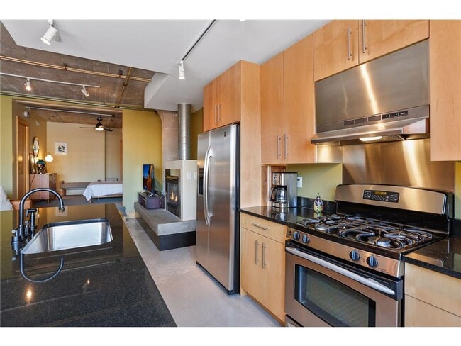 Building Photo - 525 N 3rd St