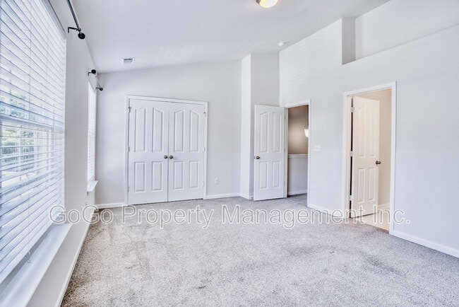 Building Photo - 103 Bumble Cir