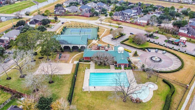 Building Photo - 5931 Mettler Ln