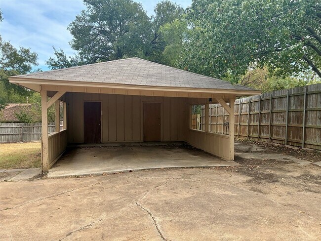 Building Photo - 1416 Sandy Creek Dr