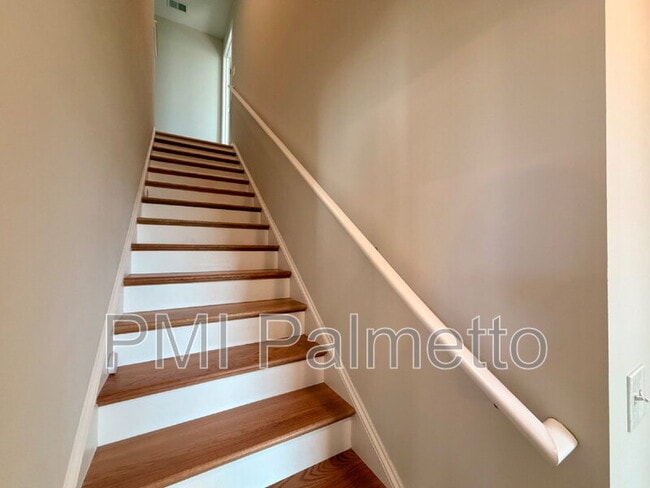 Building Photo - 456 Durwin Wy