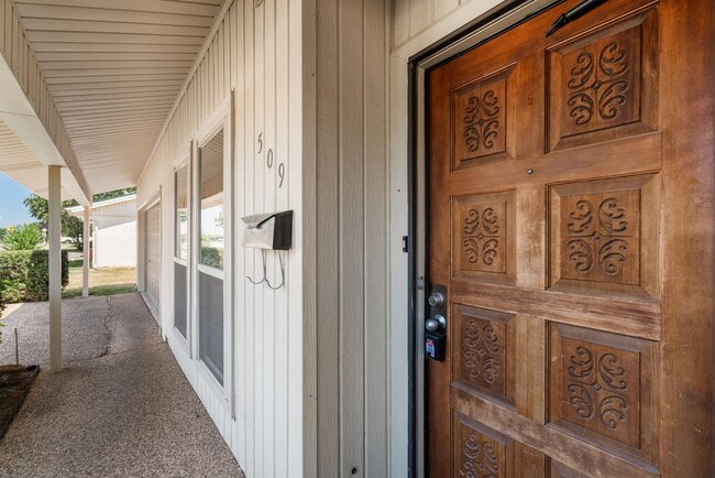 Building Photo - 509 Wilshire Dr
