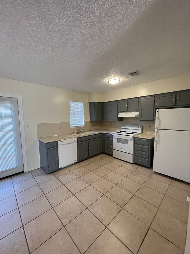 Building Photo - 964 Winter Garden Dr