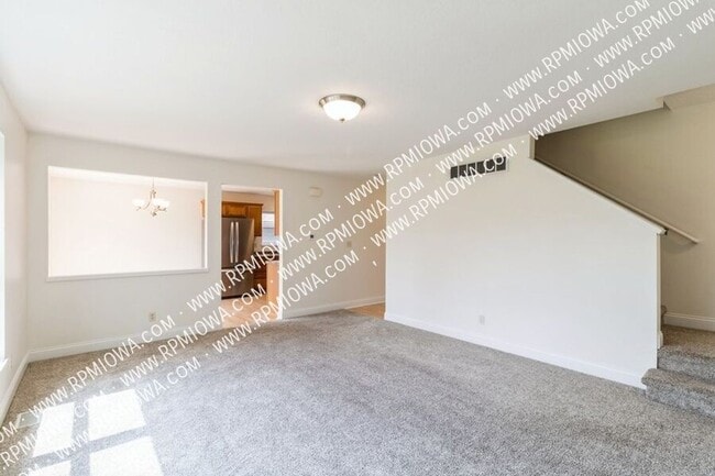 Building Photo - 5402 Tabor Dr