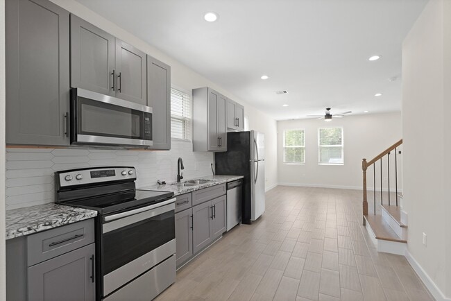 Building Photo - 5544 Shreveport Blvd