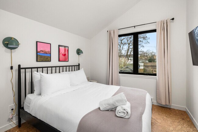 Building Photo - 6314 11th Ave NW