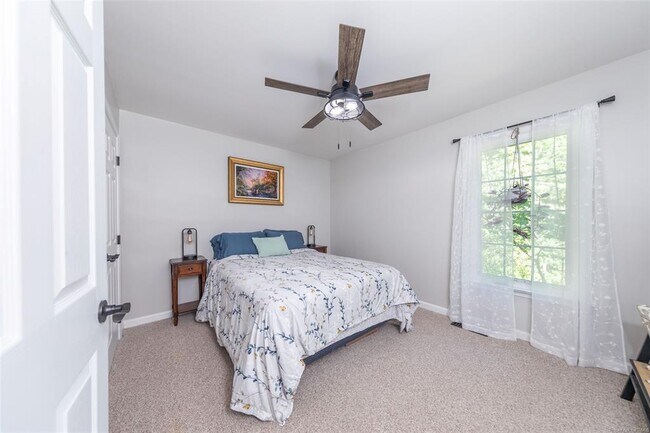 Building Photo - 120 Timberwood Dr