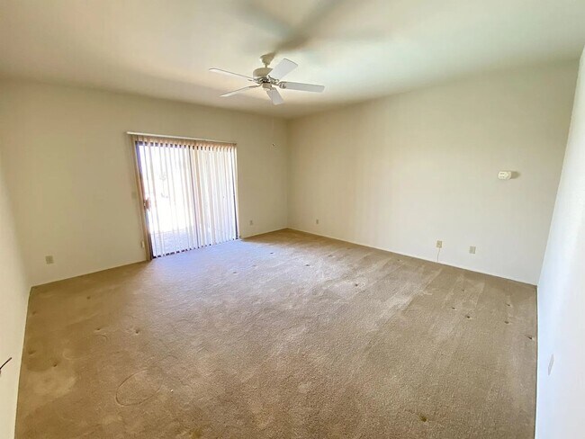 Building Photo - Spacious 2bd/2bath + Den home in Catalina ...