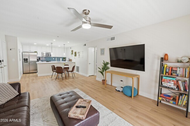 Building Photo - 4704 E Paradise Village Pkwy N