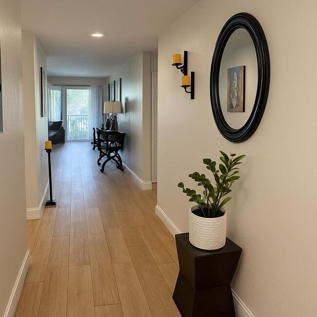 Building Photo - 1227 Commonwealth Cir