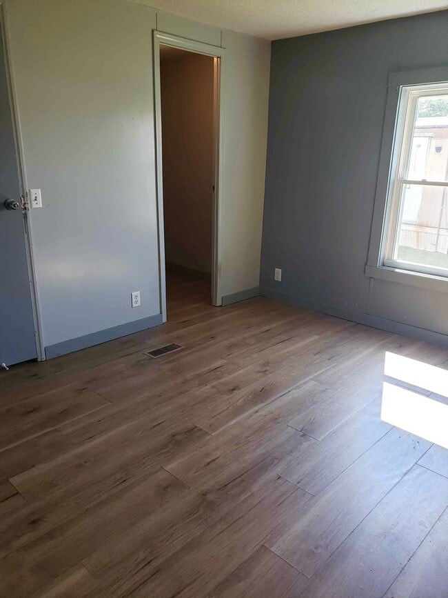 Building Photo - Olney Mobile Home Park