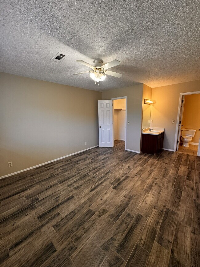 Building Photo - 1818 S 13th Pl