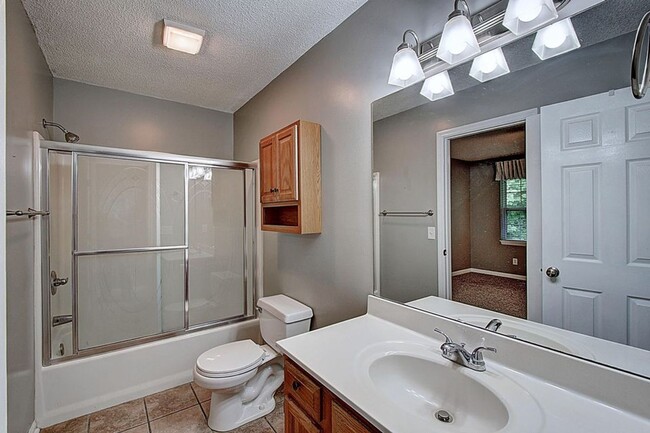 Building Photo - 200 Arrowhead Dr