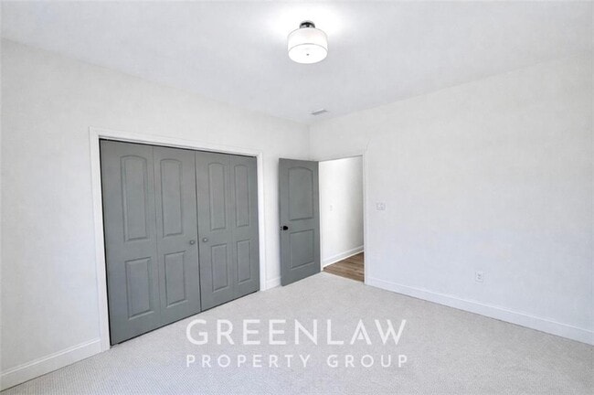 Building Photo - 830 Gaston St SW