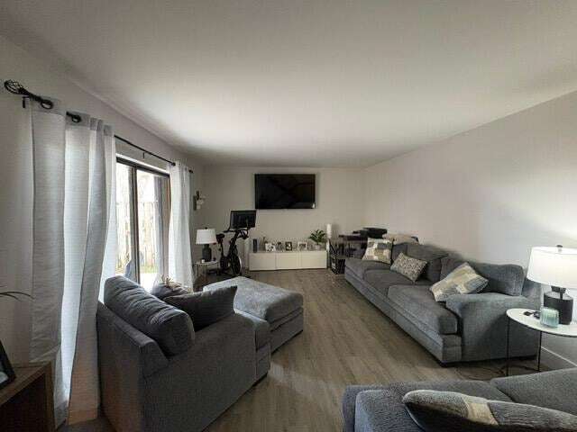 Building Photo - 303 Arabian Rd