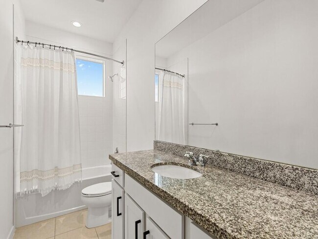 Building Photo - 11828 SW Lyra Dr.