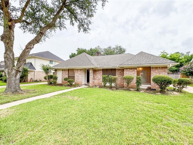 Building Photo - 2926 Colonial Dr