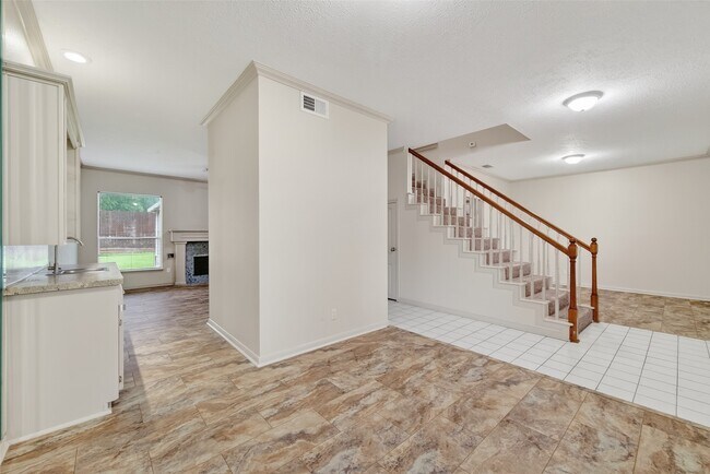 Building Photo - 11818 Snowberry Dr