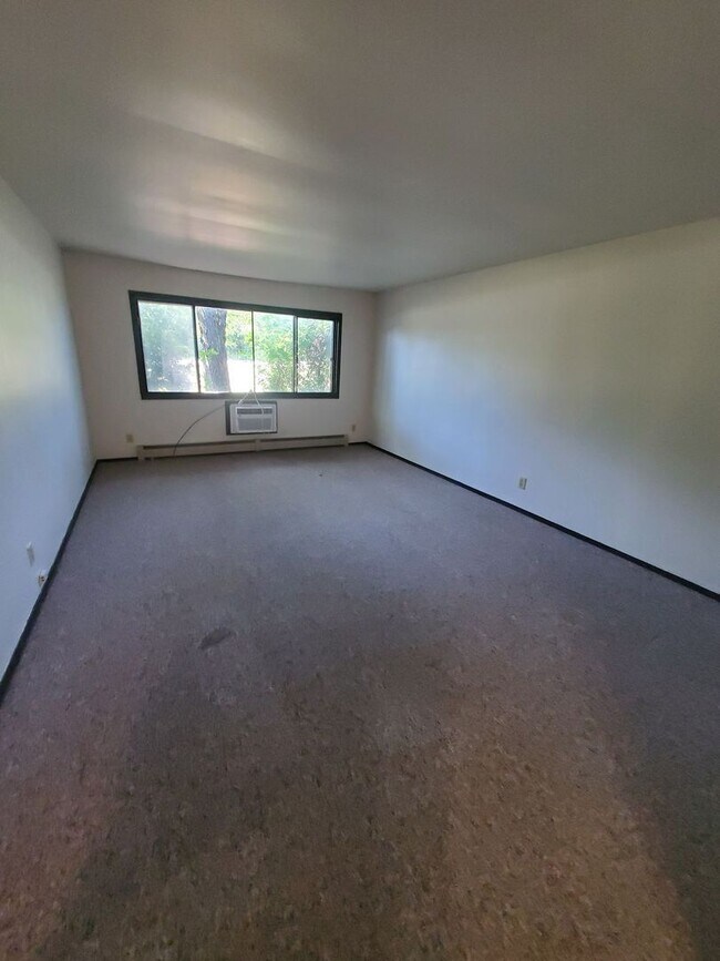 Interior Photo - 10500 W Fond Du Lac Ave. (12 Unit)