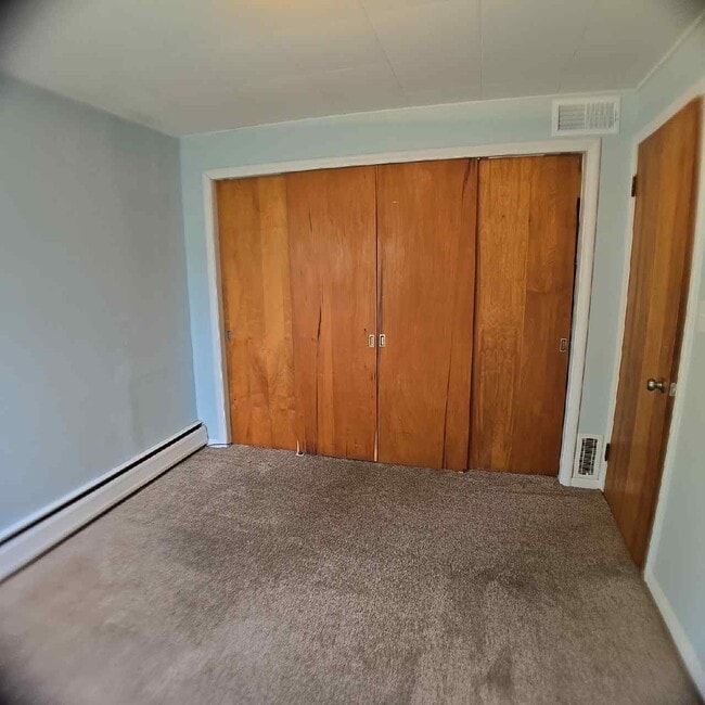 Building Photo - 5916 Cornflower Ln