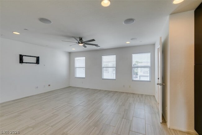 Building Photo - 9050 W Tropicana Ave