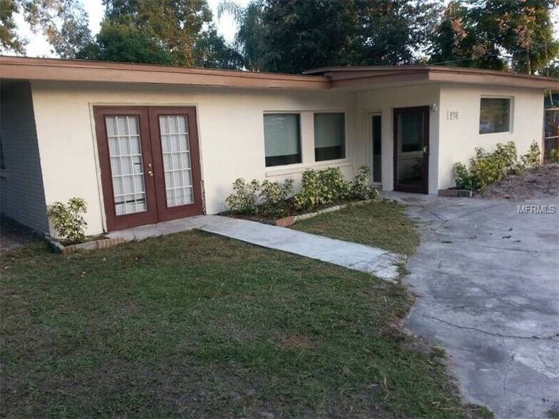 Large 3/2 house with huge fenced in lot - 926 30th St NW