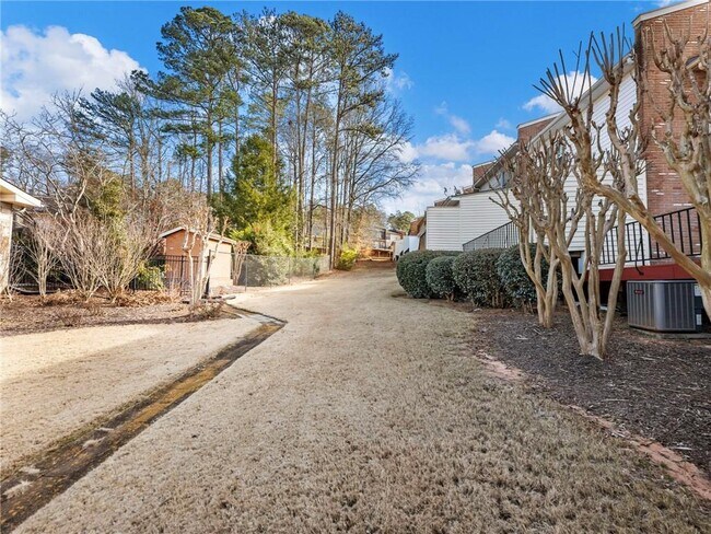 Building Photo - 6500 Gaines Ferry Rd