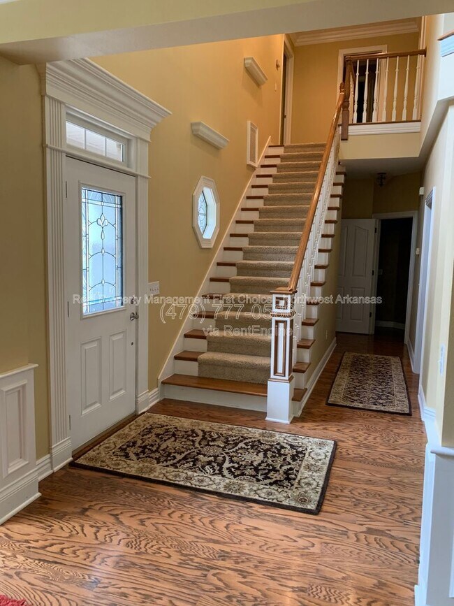 Building Photo - 300 Genesis Dr