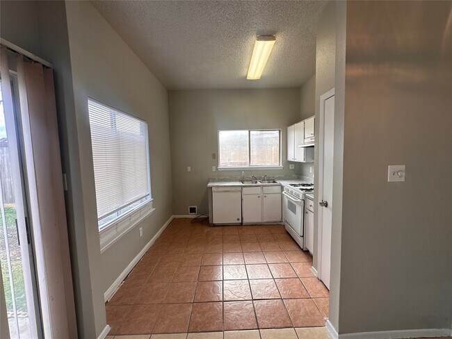 Building Photo - 7207 Caracas Dr