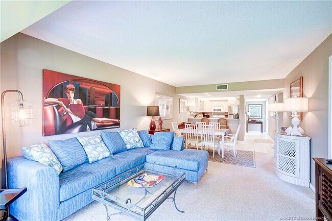 Building Photo - 5564 NE Gulfstream Way
