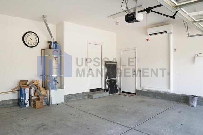 Building Photo - 2029 Savanna Way