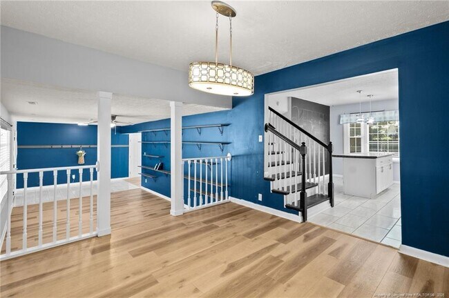 Building Photo - 1302 Kienast Dr