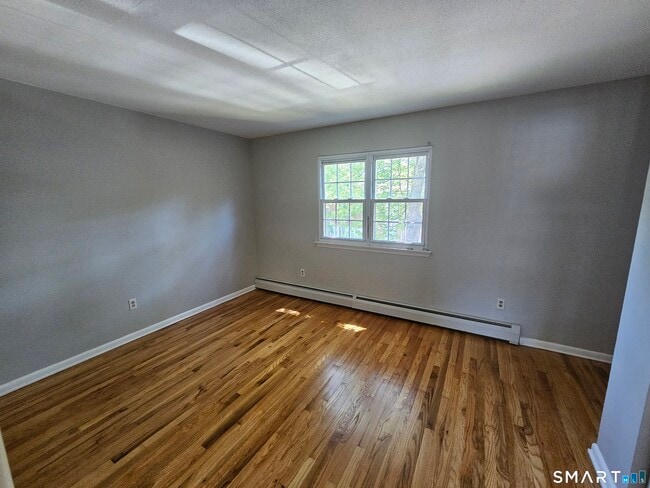 Building Photo - 55 Beths Ave