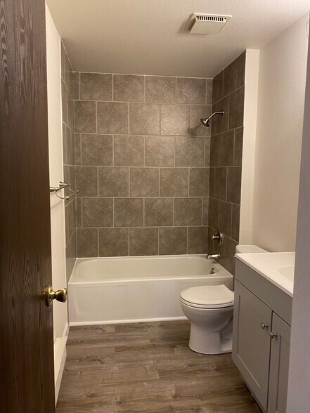 Building Photo - 5517 108th Avenue Ct E