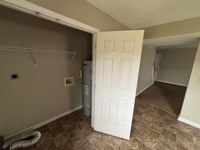 Building Photo - 2716 Hayden Park Ln