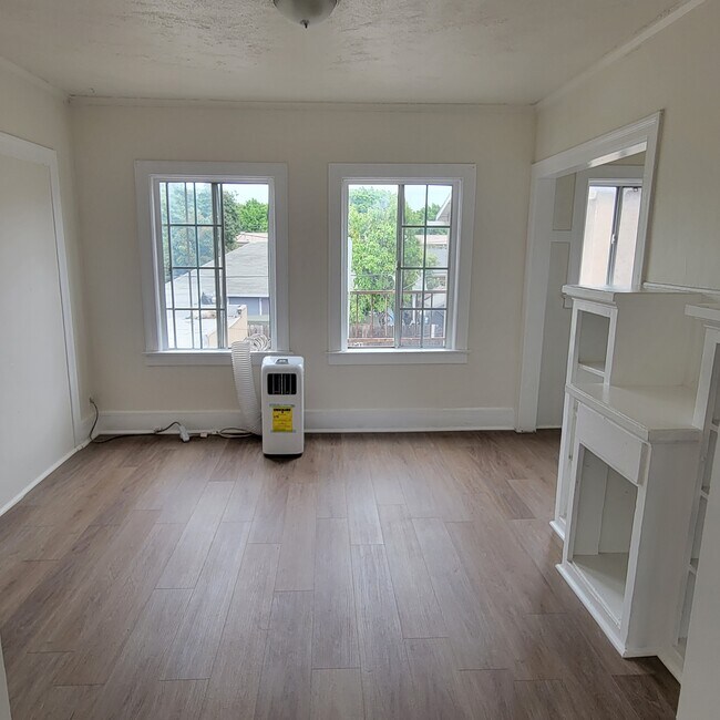 Primary Photo - 331 W 49th St