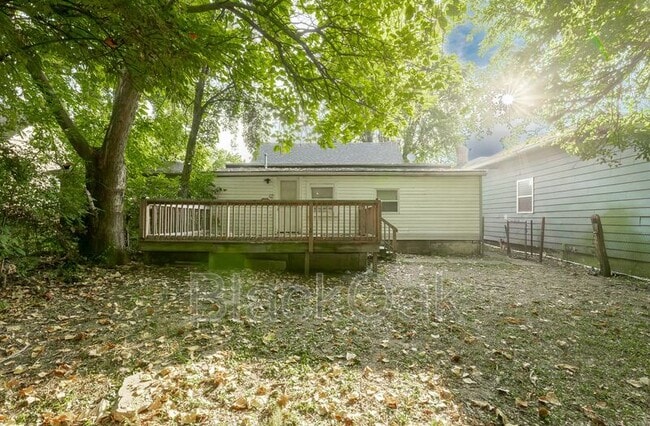 Building Photo - 917 Watt St