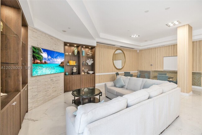 Building Photo - 6917 Collins Ave
