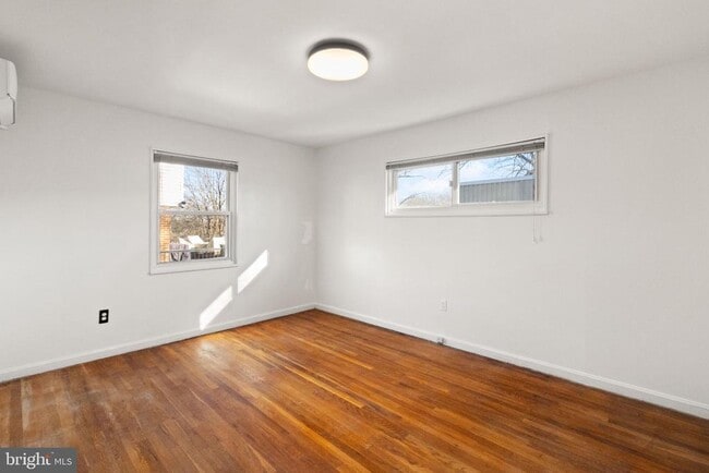 Building Photo - 2444 S Culpeper St