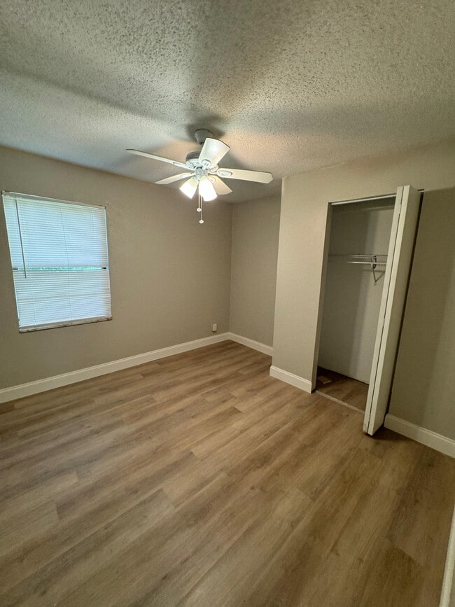 Building Photo - 601 Vera St