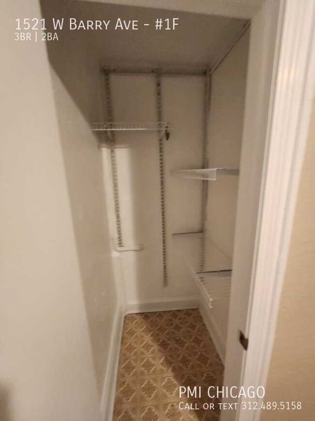 Building Photo - 1521 W Barry Ave