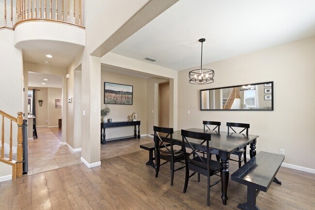Building Photo - 1282 Seymour Cir