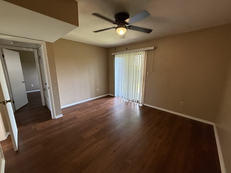 Building Photo - 2626 W C St