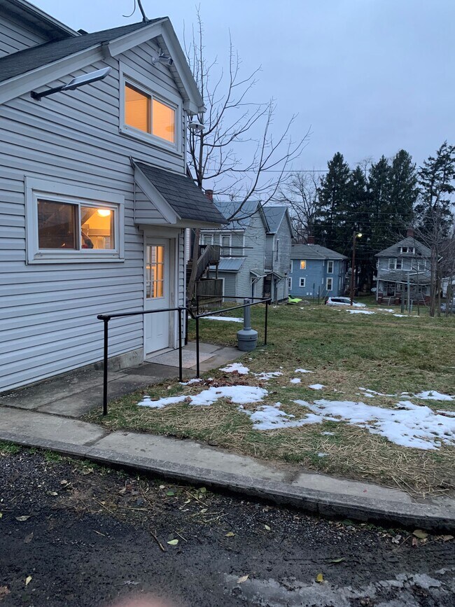 Building Photo - 370 S State St