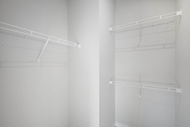 Building Photo - 1017 Venifena Terrace SE