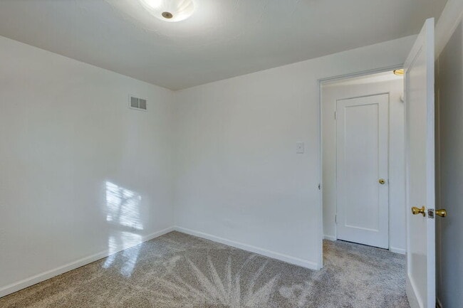 Building Photo - 6855 Reno Dr