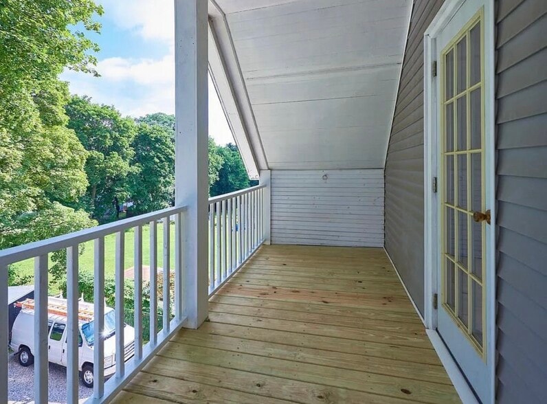 Building Photo - 42 Whipple St